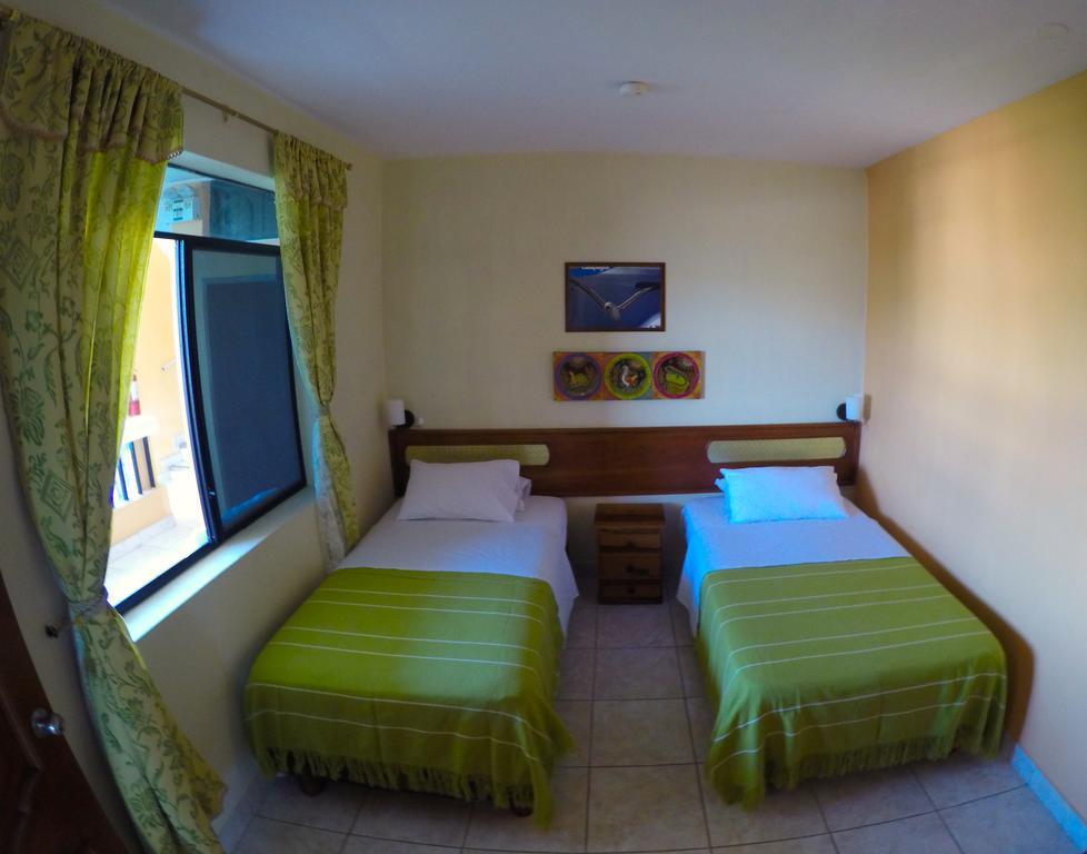 Dolphin House Hotel Puerto Baquerizo Moreno Luaran gambar